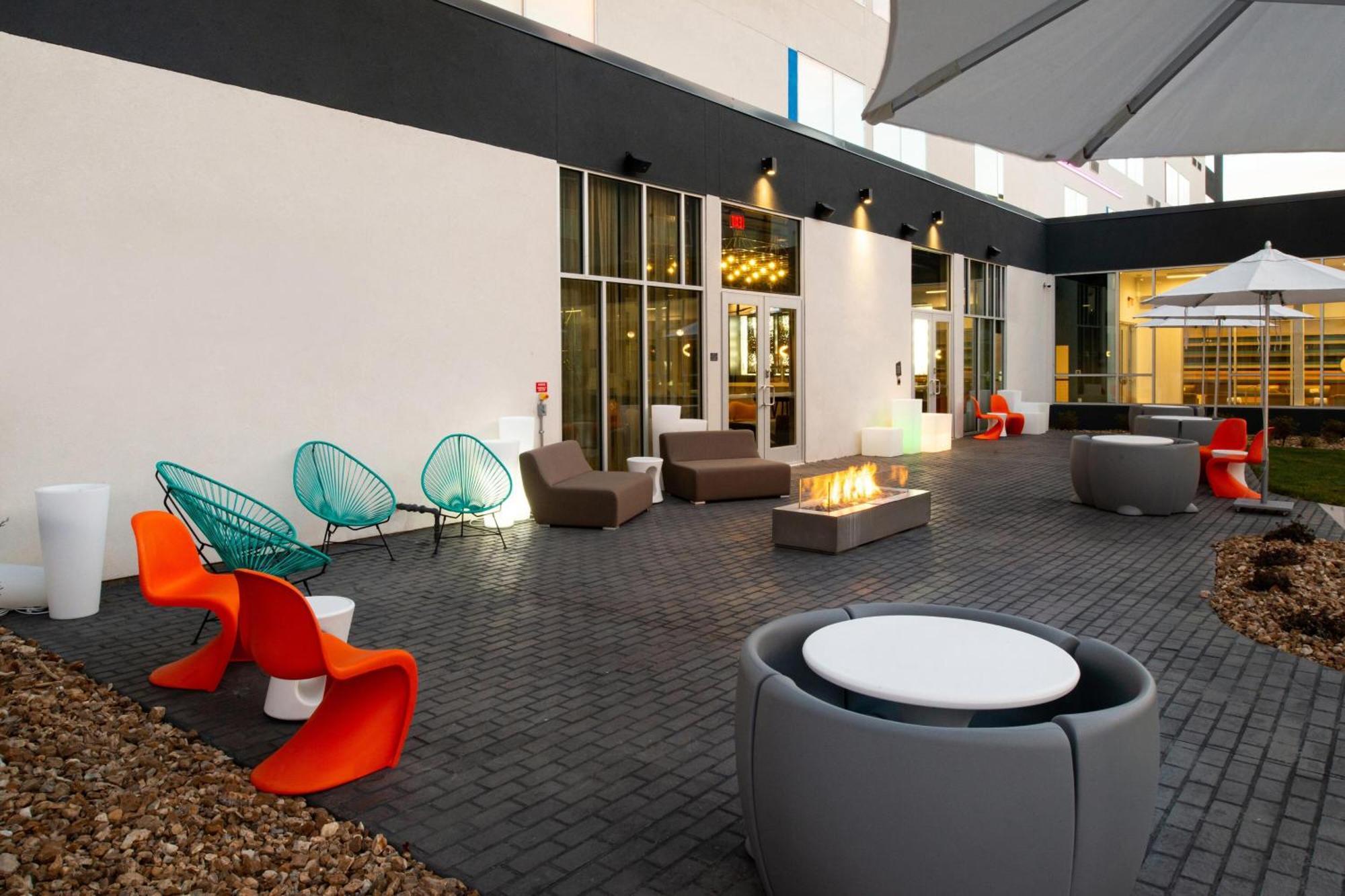 Aloft North Kansas City Exterior foto